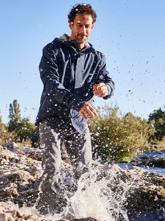 Outdoorkleidung für Herren entdecken